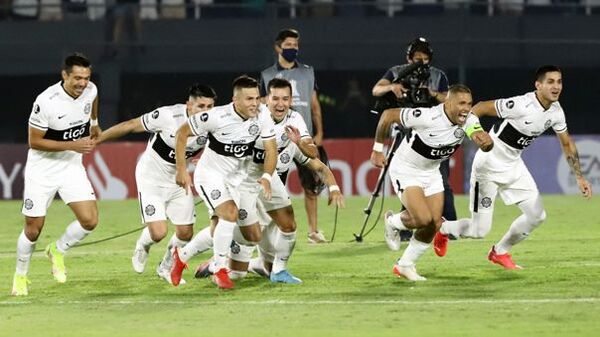 Olimpia con corazón y orgullo se instala en fase de grupos