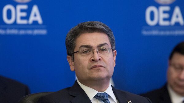 Juez autoriza extradición de ex presidente hondureño a EEUU