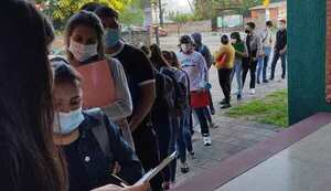 Más de 300 personas se presentaron en la feria de empleo en Villa Hayes