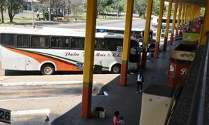 Buses de larga y mediana distancia suspenden servicio por cortes de ruta