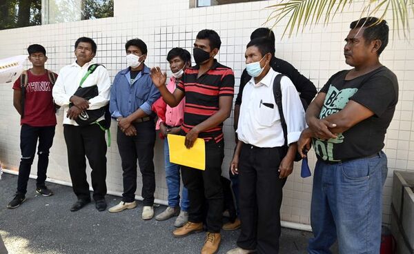 Indígenas tomarahos piden a docente devolución de rubros - Nacionales - ABC Color