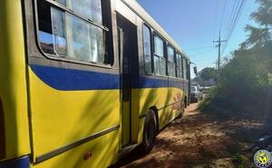Bus arrolla a motociclista tras caída en plena ruta •