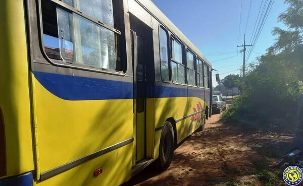 Bus arrolla a motociclista tras caída en plena ruta •