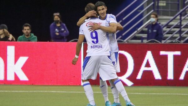 Ángel Romero reparte lujos y asistencia en Cruz Azul