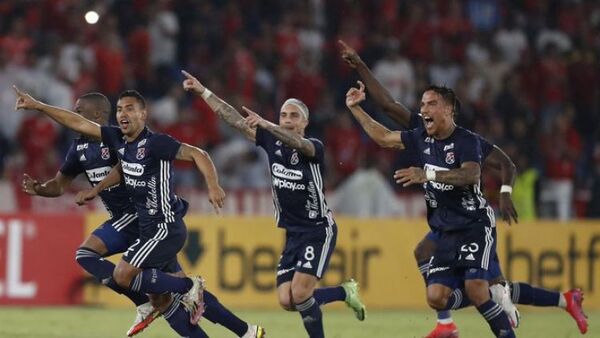 Independiente de Medellín supera a América en los penales