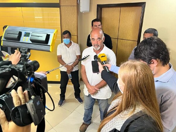 Diario HOY | Camioneros levantarán cierres en Aratirí si se aprueba ley del Fondo de Estabilización