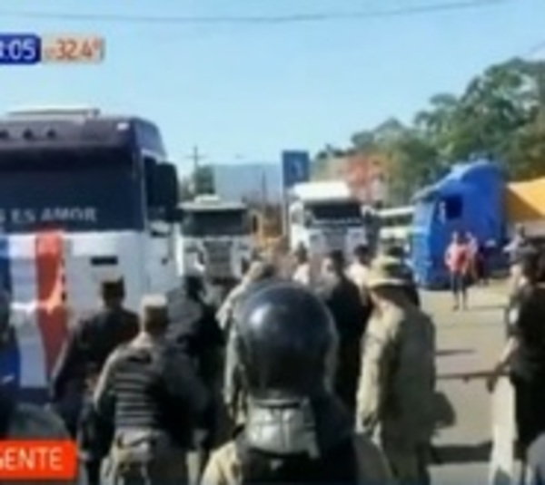 Guayaibí: Incidentes entre manifestantes y policías - Paraguay.com