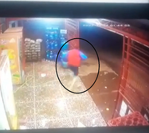 Detienen a un policía por presunto intento de asalto a bodega - Paraguay.com
