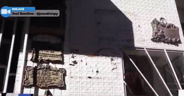 La Nación / Cementerio de la Recoleta: ni los muertos se salvan de la inseguridad, roban placas de bronce