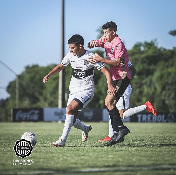 Olimpia quedó solo en la cima de la Sub 19   - Fútbol - ABC Color