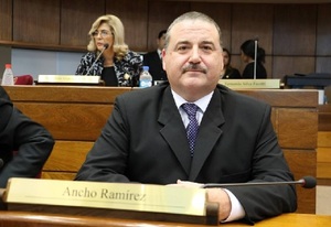 El liberal Juan Bartolomé Ramírez presentó su renuncia en el Senado