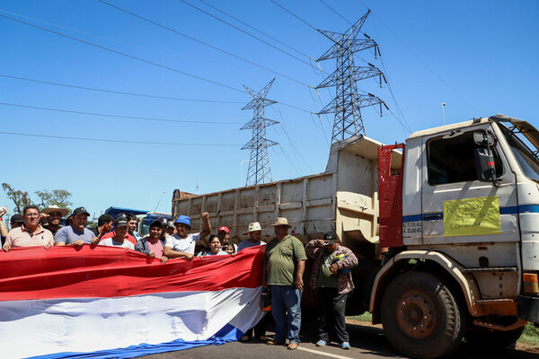 El Gobierno paraguayo despejará rutas ante la negativa de levantar los bloqueos - MarketData