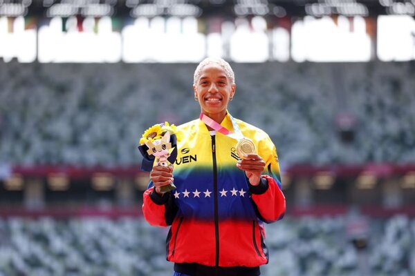 Diario HOY | Estrellas del atletismo marcan presencia en Mundial de pista cubierta