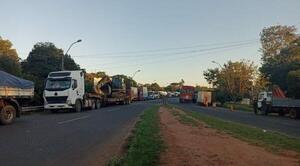 Cierres de ruta tiene el apoyo y el acompañamiento de Intendentes de Emboscada y Nueva Colombia – Prensa 5