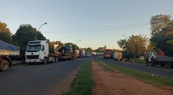 Cierres de ruta tiene el apoyo y el acompañamiento de Intendentes de Emboscada y Nueva Colombia – Prensa 5