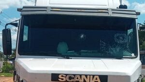 Manifestante sufre lesiones tras intentar impedir paso de un camión