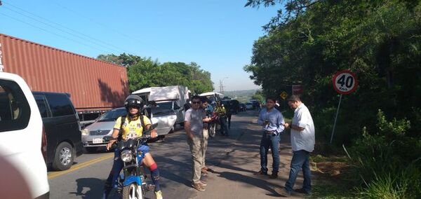 Policía Nacional intervino para liberar ruta en Itá - Nacionales - ABC Color