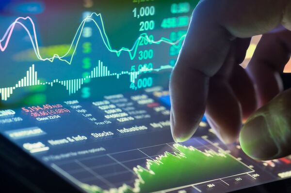 Acciones estadounidenses logran mejor racha en más de un año, tras suba de tasas de la FED - MarketData