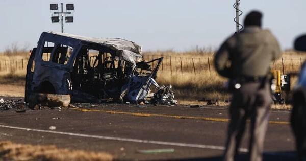 La Nación / Fatal imprudencia: adolescente conducía en accidente que dejó 9 muertos en Texas