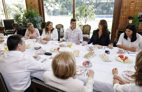 Esposa de “Nenecho” pide permiso para hacer proselitismo con Cartes - Nacionales - ABC Color