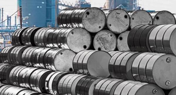 Precio del barril de petróleo supera los 100 dólares
