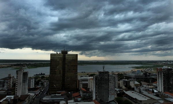 Tormentas con vientos de hasta 120 Km/h desde esta tarde