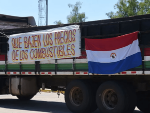 Camioneros de Tobatí niegan hacer lobby por proyecto del gobierno · Radio Monumental 1080 AM