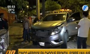 Varios heridos tras choque de vehículos sobre avenida en Asunción