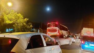 Larga espera para entrar a Asunción desespera a trabajadores