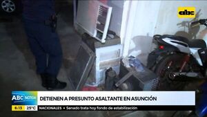A punto de llevar un aire acondicionado. Sacó de una oficina de una empresa y ya estaba desarmado  - ABC Noticias - ABC Color