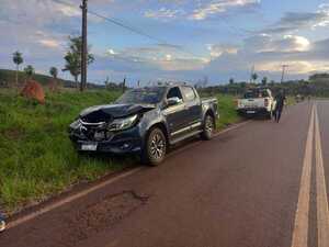 Concejal departamental choca a una vaca suelta que le salió al paso - La Clave