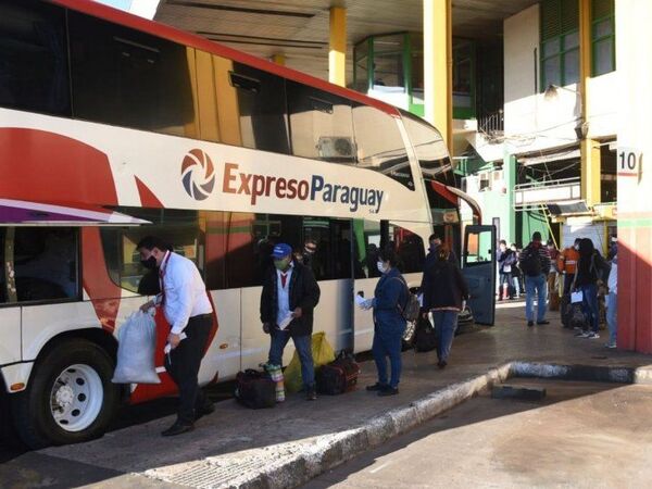 Buses de corta, media y larga distancia retoman servicio en un 70% - 1000 Noticias