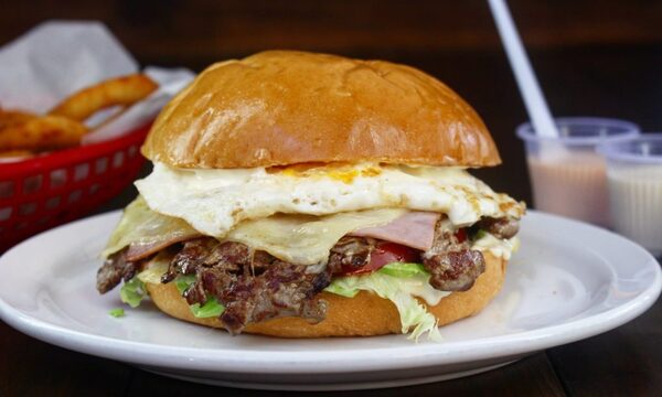 Falta la birra y nos completamos: Subió precio del lomito y del pancho de la calle