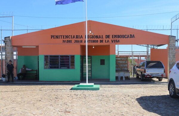 Tras hecho de feminicidio suspenden visitas privadas en penal de Emboscada y genera disgustos entre internos