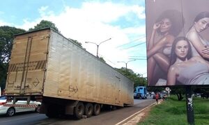 Remolque se desprende de cabina de camión