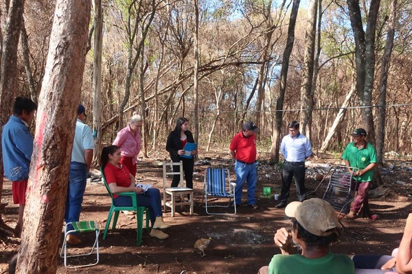 SITUACIÓN DE FAMILIAS NATIVAS QUE HABITAN EN EL VERTEDERO DE SAN RAFAEL DEL PARANÁ FUE VERIFICADA POR LA GOBERNACIÓN DE ITAPÚA - Itapúa Noticias