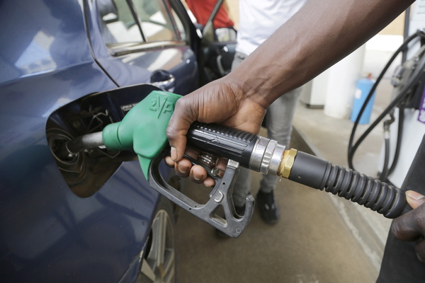 Puerto Rico rebasa el dólar en el precio de la gasolina por primera vez en cinco días - MarketData