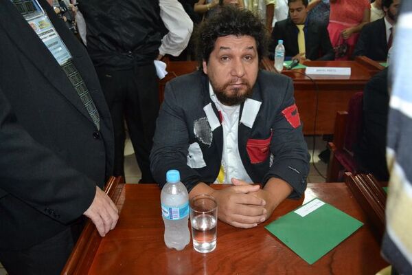 Kalembú en serios problemas…