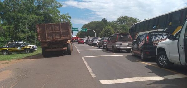 Yaguarón: camioneros seguirán con cierres intermitentes hasta acuerdo definido - Nacionales - ABC Color