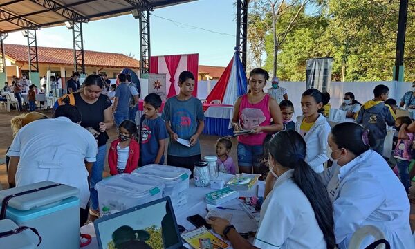 Cerca de mil atenciones durante extramural en Presidente Franco.