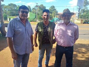 Cuestionado exintendente Digno Caballero intenta congraciarse con manifestantes - La Clave
