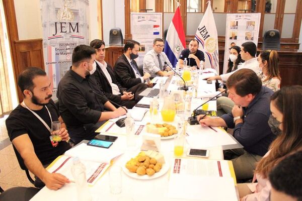 Jurado solicitará informes a fiscales que intervinieron en“aprietes” para RGD - Nacionales - ABC Color