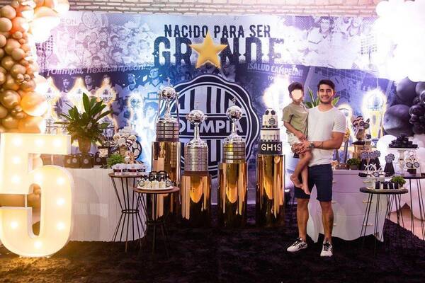 Crónica / Entre copas internacionales fue el festejo del peque de Iván Torres