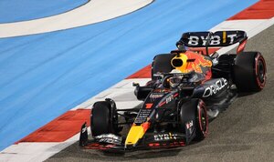 Verstappen cierra el día dominando las libres en Bahrein