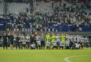 Crónica / Su equipo clasificó a fase de grupos y él por primera vez viajará en avión