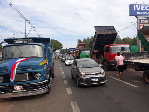 Despejan ruta en zona ex-Aratirí, pero en Itauguá continúan las protestas - Nacionales - ABC Color