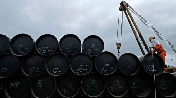 Diario HOY | El petróleo se consolida por encima de los USD 100 en mercado atento a la oferta