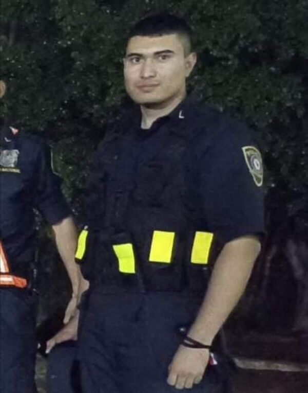 Encuentran muerto a un policía y presumen que se autoeliminó