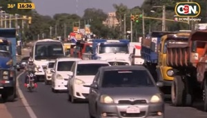 Transportistas levantan manifestaciones en varios puntos del país