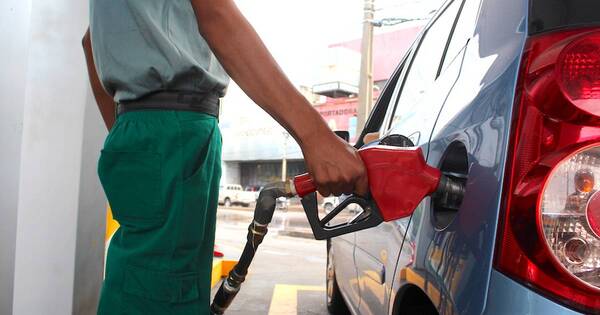 La Nación / Titular de Apesa dice que precio de combustible debe estar reflejado en costo internacional